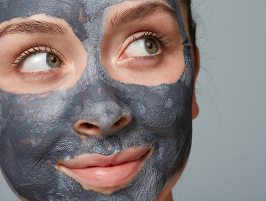 Masque au Charbon Bio: Bienfaits